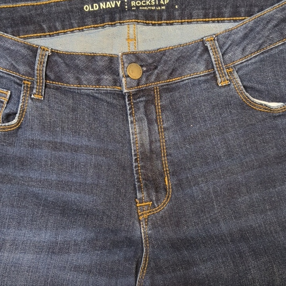 sac961👖Old Navy Mid Rise Rockstar Size 14 w/29” Inseam Demin Jeans - Picture 3 of 8